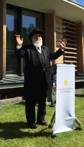 : Der Rabbiner Yitshak Ehrenberg spricht bei der Waldkliniken Eisenberg. Hier soll es schon ab Herbst 2020 eine neue Synagoge 