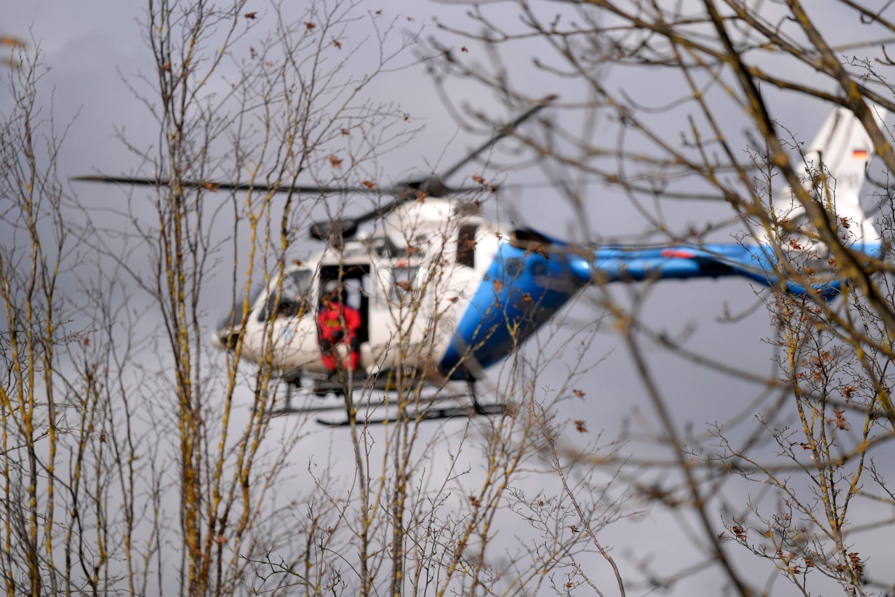 Auch ein Polizeihubschrauber kam zum Einsatz. (Archivbild)