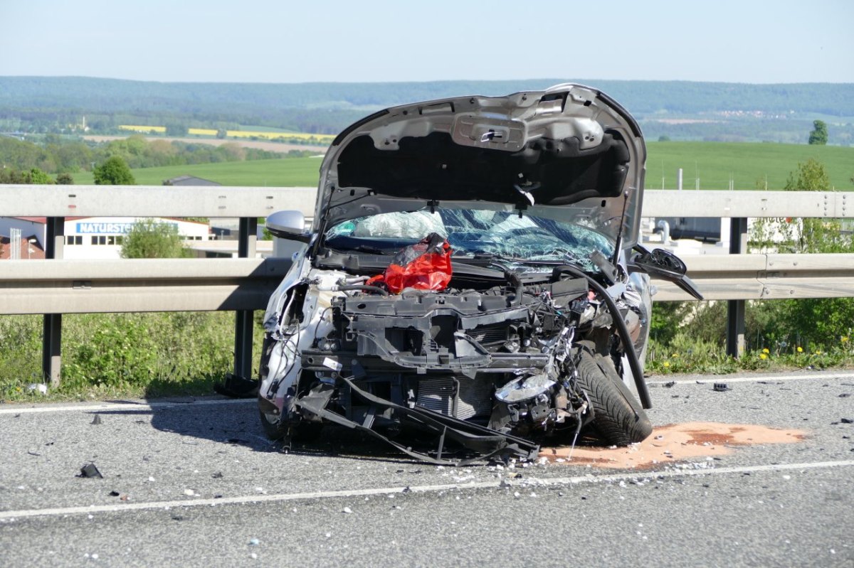 Unfall Ortsumgehung Worbis-Schwerverletzte 5.5. 16.00 Uhr (2).JPG