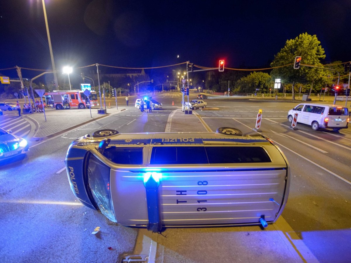 Unfall mit Polizeiwagen am Schmidtstedter Knoten in Erfurt (1).jpg