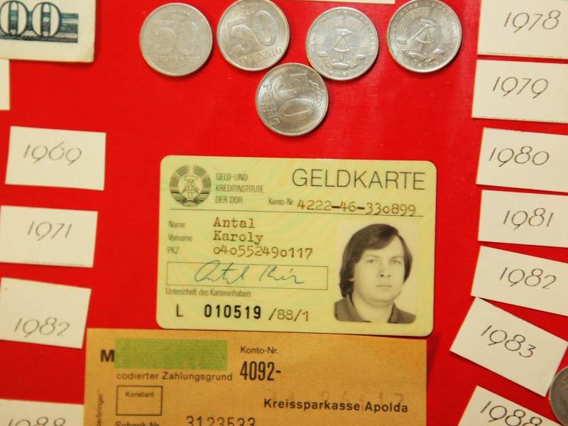 Die Geldkarte ist der Vorläufer der EC-Karte. 