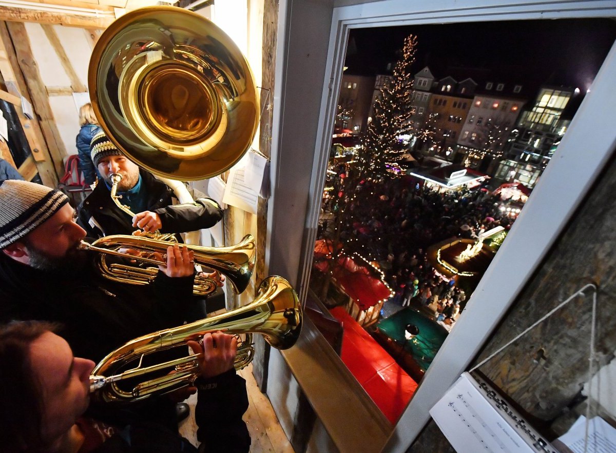 Weihnachtsmarkt  Jena turmblasen