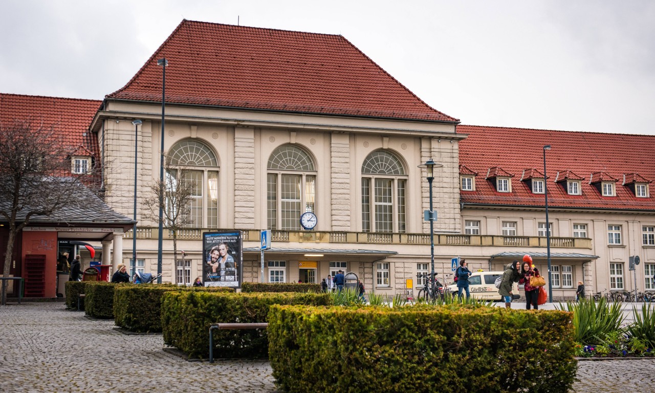 Die Polizei Weimar wird auch am Bahnhof vor Ort sein. (Archivbild)