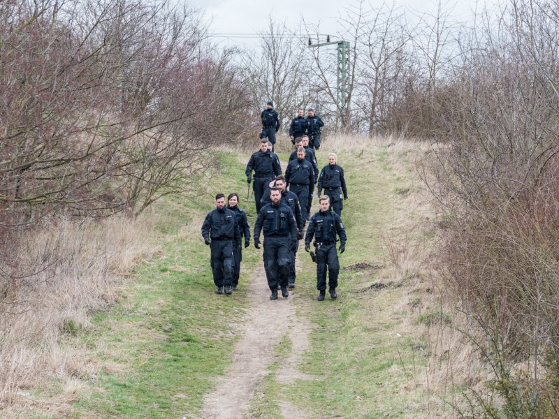 Ein 23-Jähriger soll den jungen Mann am Dienstagabend gegen 20 Uhr in Weimar-West am Durchgang in der Warschauer Straße unweit des dortigen Getränkehandels erstochen haben. Foto: Stefan Eberhardt