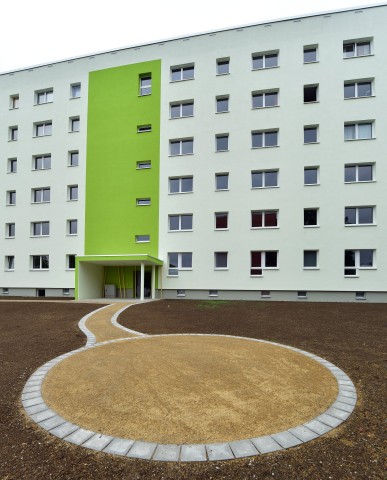 Eine sanierte studentische Wohnanlage des Thüringer Studentenwerks in Jena. Das Haus wird heute an die Nutzer übergeben.