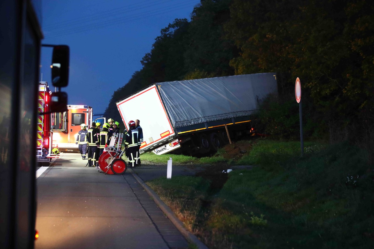 Ein Lkw-Fahrer ist am Montagmorgen bei Gera-Langenberg auf der A4 gestorben. Ein Lkw-Fahrer ist am Montagmorgen bei Gera-Langenberg auf der A4 gestorben.