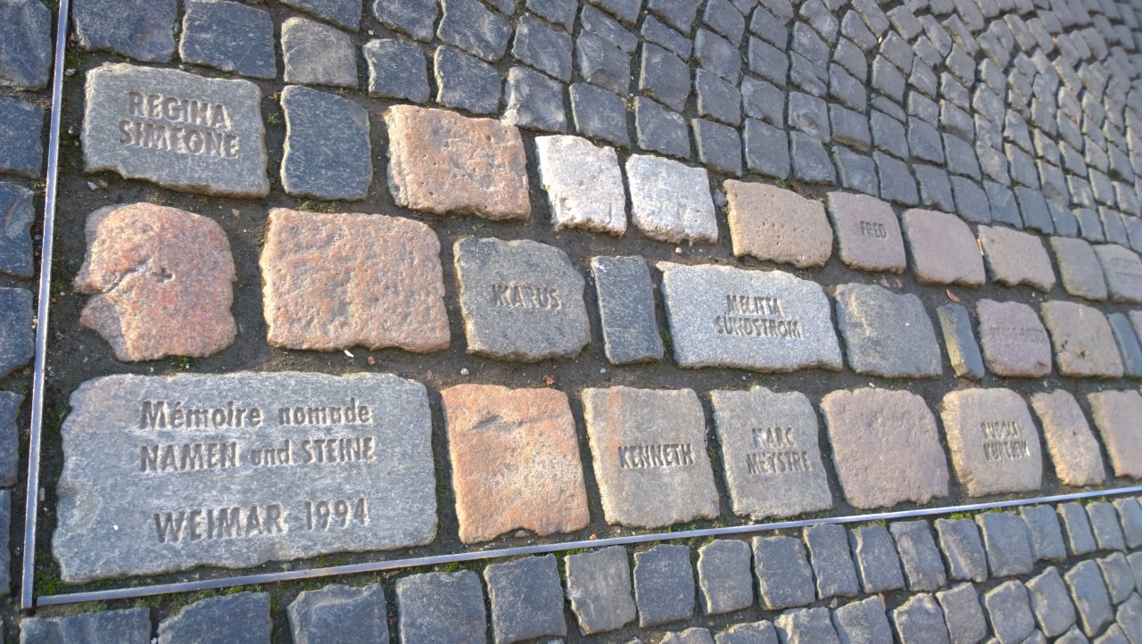 Der "Dreizeiler für Weimar" erinnert in der Frauentorstraße den an Aids Verstorbenen.