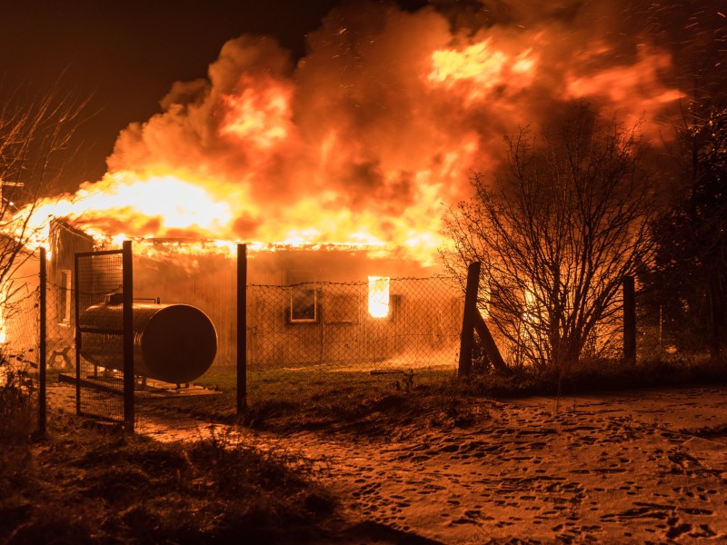 Zwei Bewohner sind in den Flammen verstorben. Foto: dpa