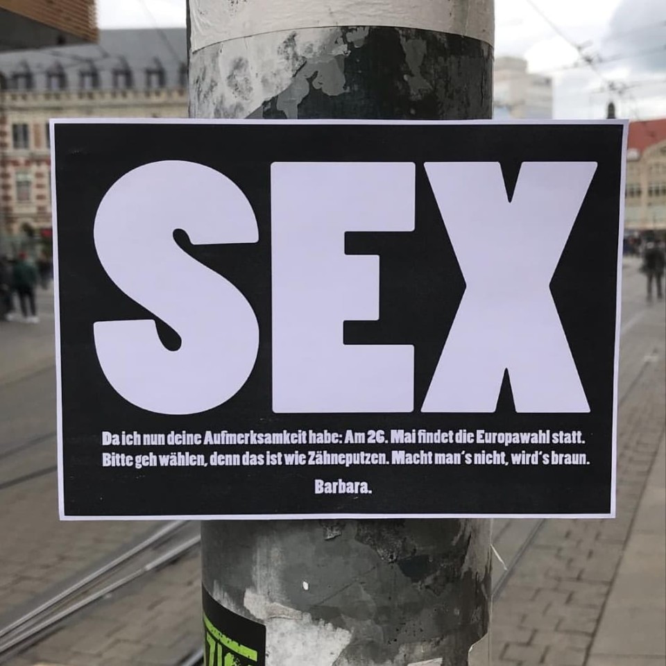 Das Plakat von Barbara am Anger in Erfurt enthält eine wichtige Botschaft zur Wahl. Mit Sex hat es nichts zu tun.
