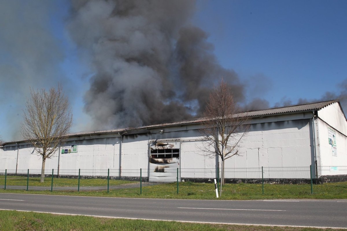breitenworbis lagerhalle brennt brand thüringen