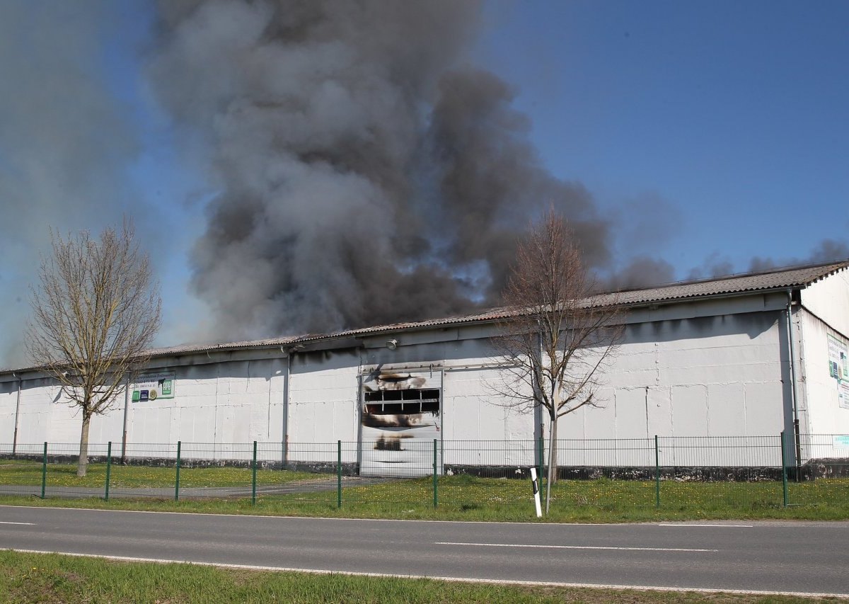 breitenworbis lagerhalle brennt brand thüringen