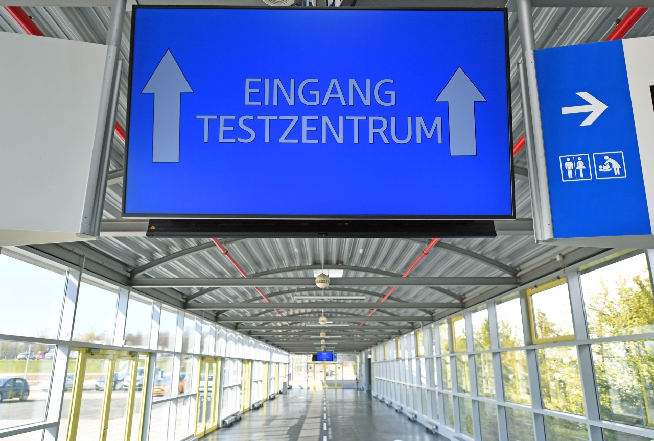 Der Eingang zum Corona-Testzentrum in der Buga Erfurt.