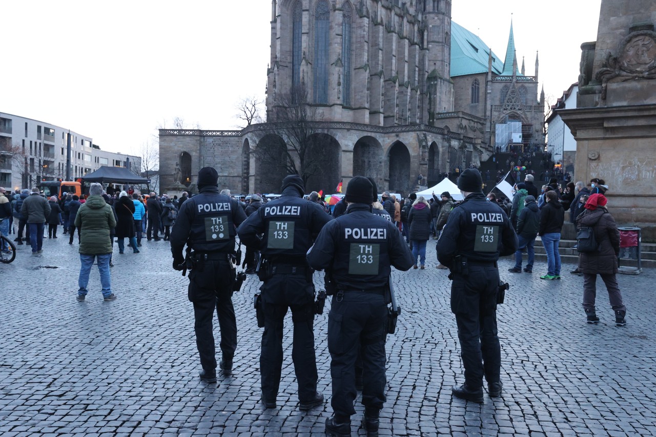 Die Polizei Erfurt wird den Domplatz abriegeln. (Archivbild)