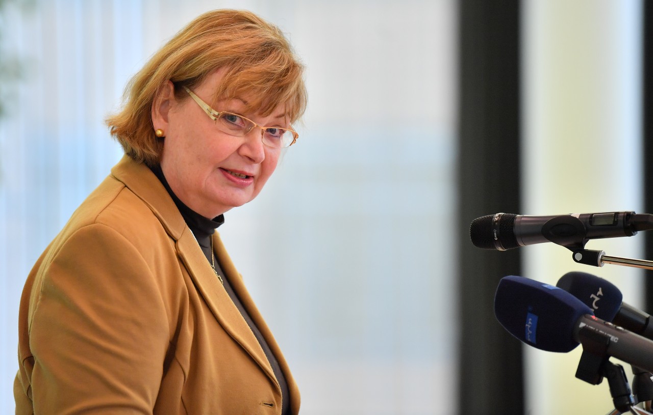 Greiz' Landrätin Martina Schweinsburg plant wegen der zunehmenden Corona-Virus-Ausbreitung härtere Maßnahmen. (Symbolbild)