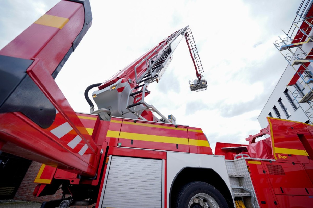 drehleiter feuerwehr jena junge dach