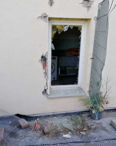 Thüringen: Einbrecher verschafften sich Zugang über ein eingeschlagenes Fenster. 