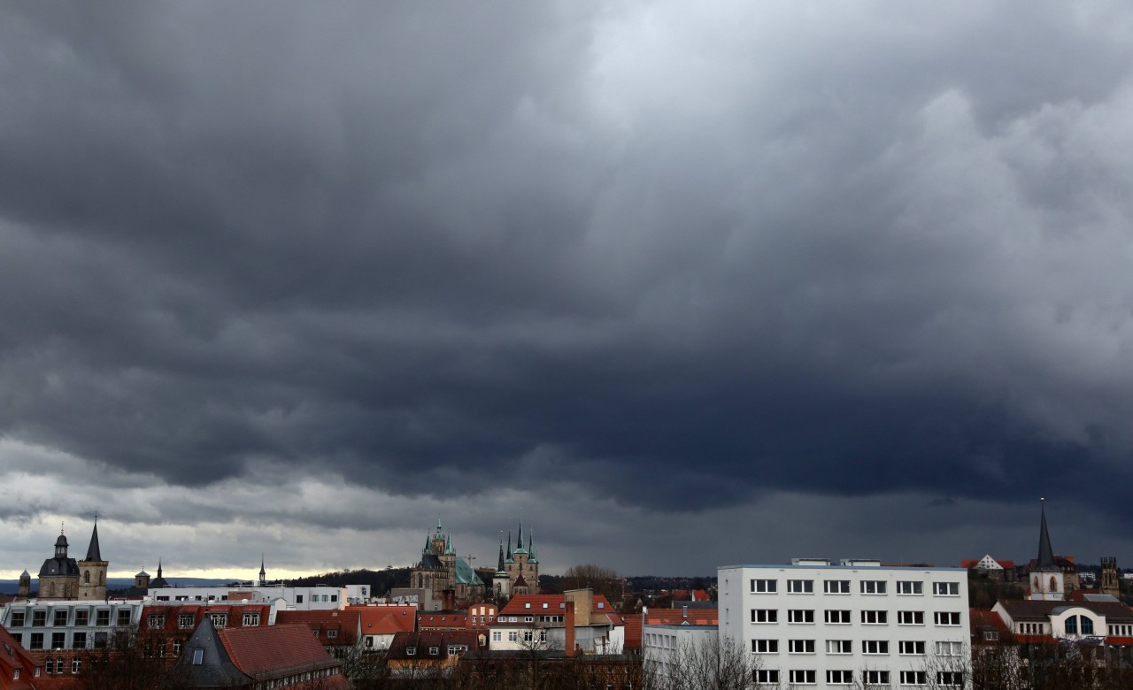 Das Sturmtief hat für dunkle Wolken über ganz Thüringen gesorgt (Archivbild)