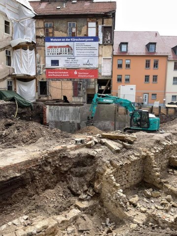 Erfurt: Ein altes Gebäude wurde abgerissen. 