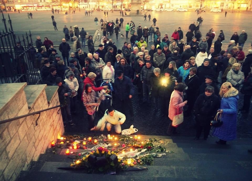 Am 16. Februar 2015, ein Rosen-Montag, gedachten die Menschen in Erfurt der Rosen Rosi. (Archivbild)