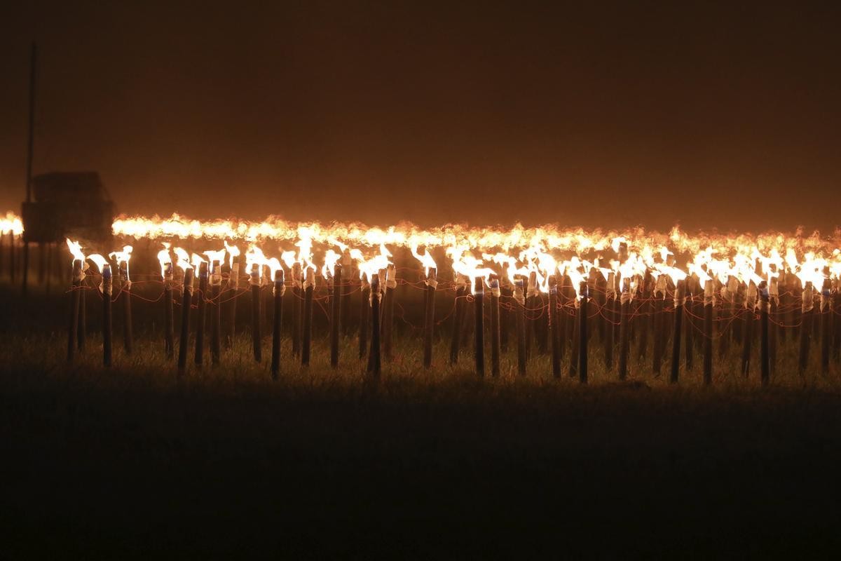 Auf dem Flugplatz in Gera leuchteten Tausende Fackeln für einen guten Zweck.