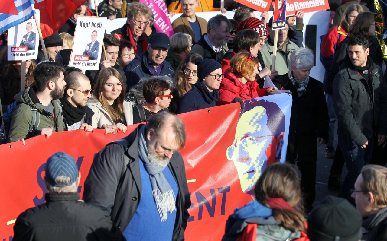 Nicht nur in Erfurt, sondern in ganz Deutschland demonstrierten Menschen gegen die Wahl Kemmerichs.