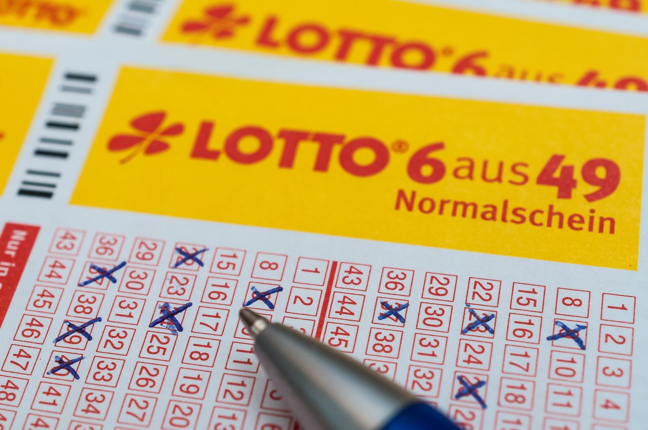 Der Lotto-Jackpot wurde zwar nicht geknackt, aber ein Tipper aus Thüringen darf sich trotzdem über einen fetten gewinn freuen! (Symbolbild)