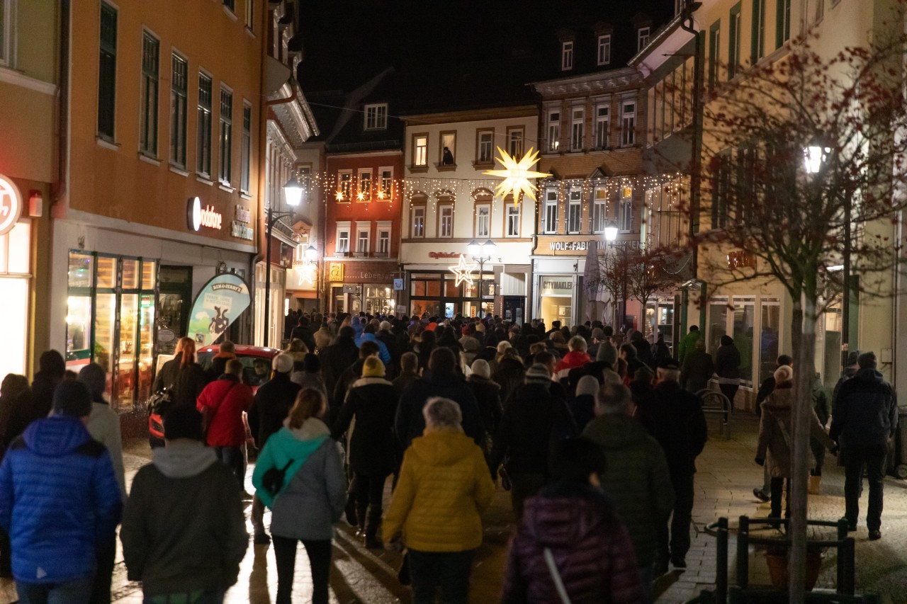 Rund 1.500 Menschen waren in Ilmenau in Thüringen auf der Straße.