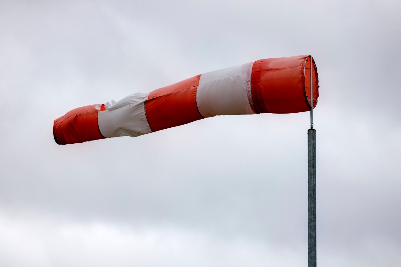 Der Deutsche Wetterdienst hat die Orkanwarnung aufgehoben. (Symbolbild)