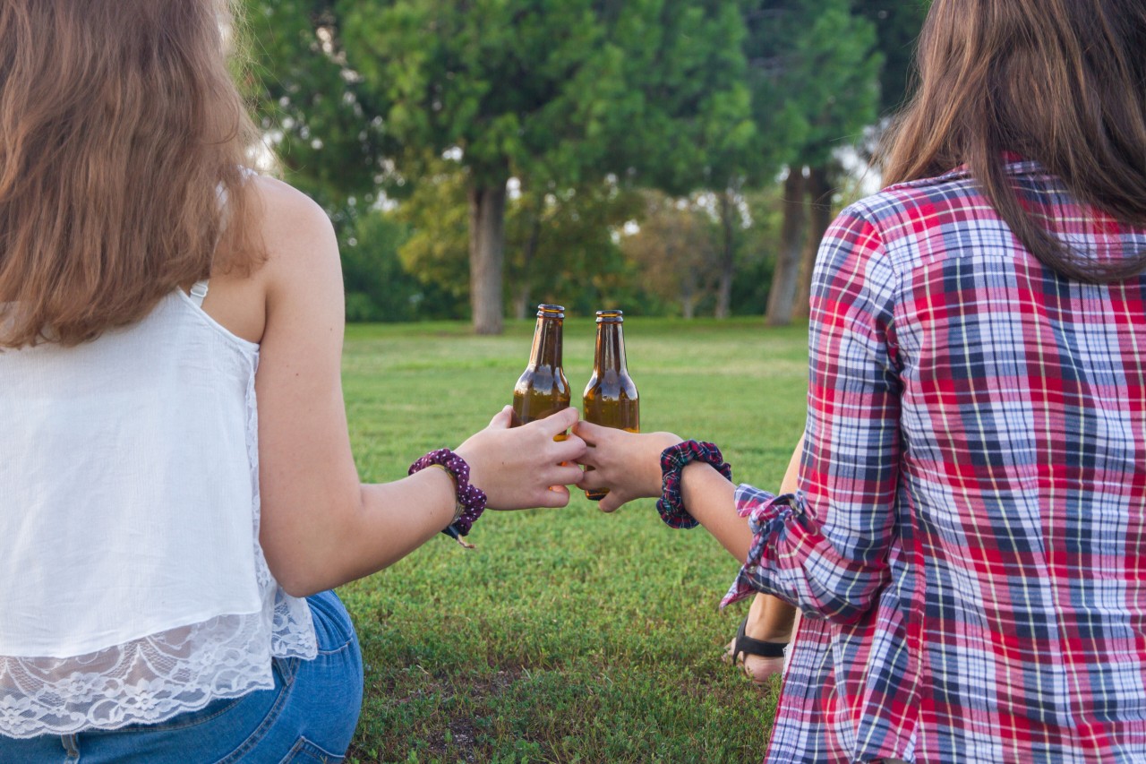 Erfurt: Jugendliche treffen sich häufig im Park zu feiern. (Symbolbild) Erfurt: Jugendliche treffen sich häufig im Park zu feiern. (Symbolbild)