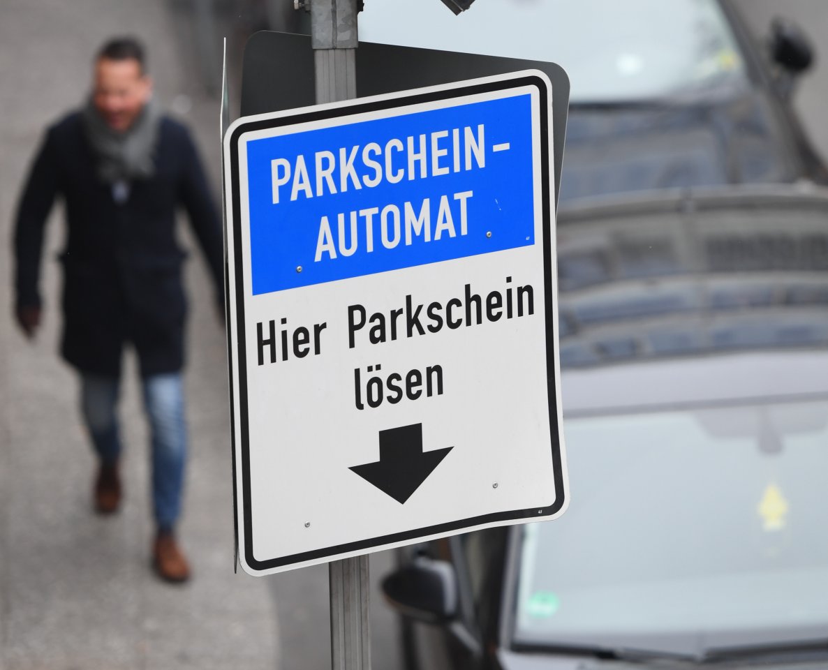 parken parkplatz schild ticket
