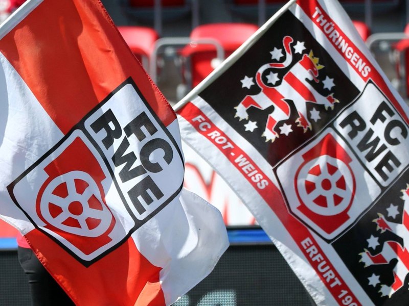 rot-weiß-erfurt-flaggen-logo-fans
