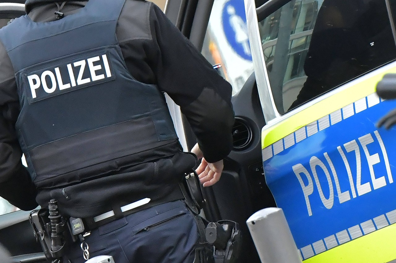 Gegen den 35-jährigen Mann aus Thüringen lag ein Haftbefehl vor. Am Mittwoch wurde er vollstreckt. (Symbolbild)