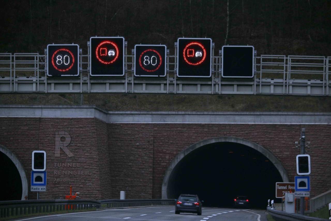 Der Rennsteigtunnel in Thüringen ist der längste Straßentunnel Deutschlands. 
