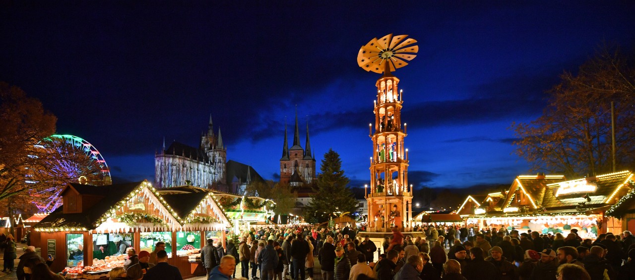 Der Erfurter Weihnachtsmarkt am Dom. In diesem Jahr gilt hier die 2G-Regel! (Archivbild)