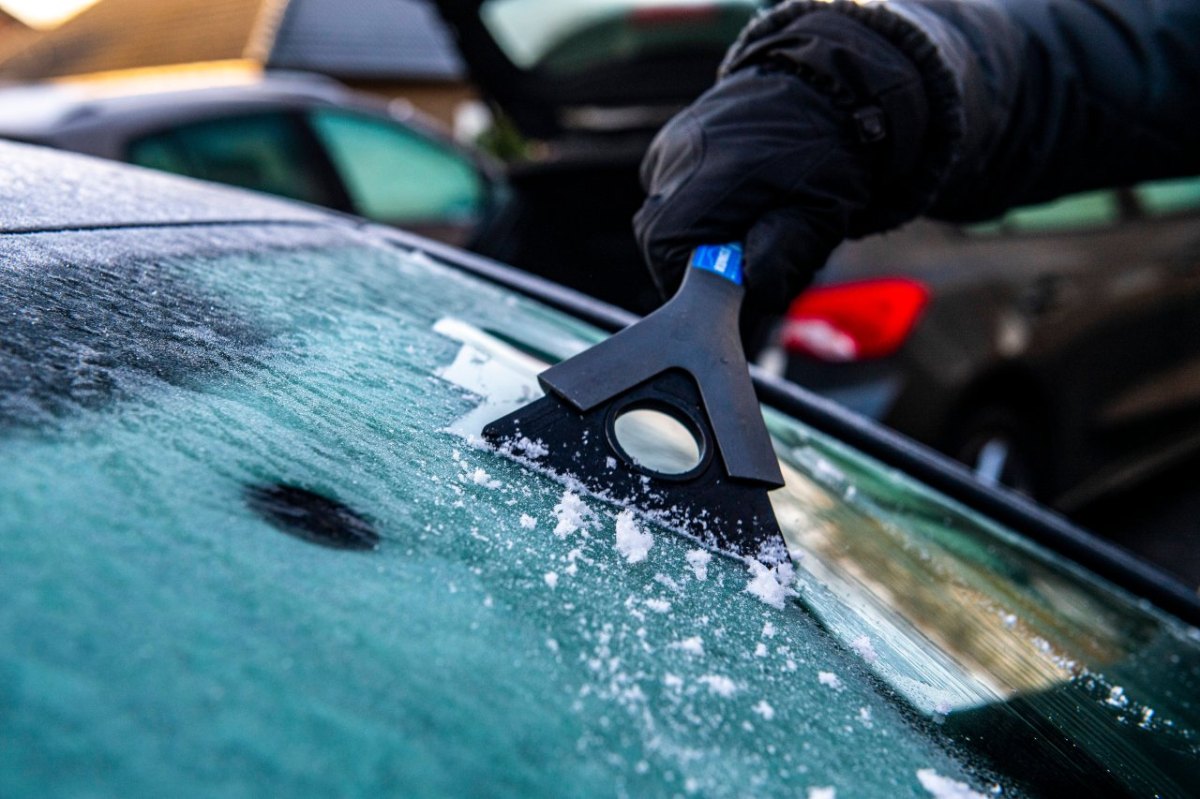 wetter frost scheibe.jpg