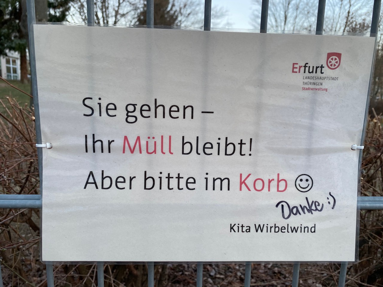 Hat dir das Schild an der Kita in Erfurt auch schon ein Lächeln ins Gesicht gezaubert?