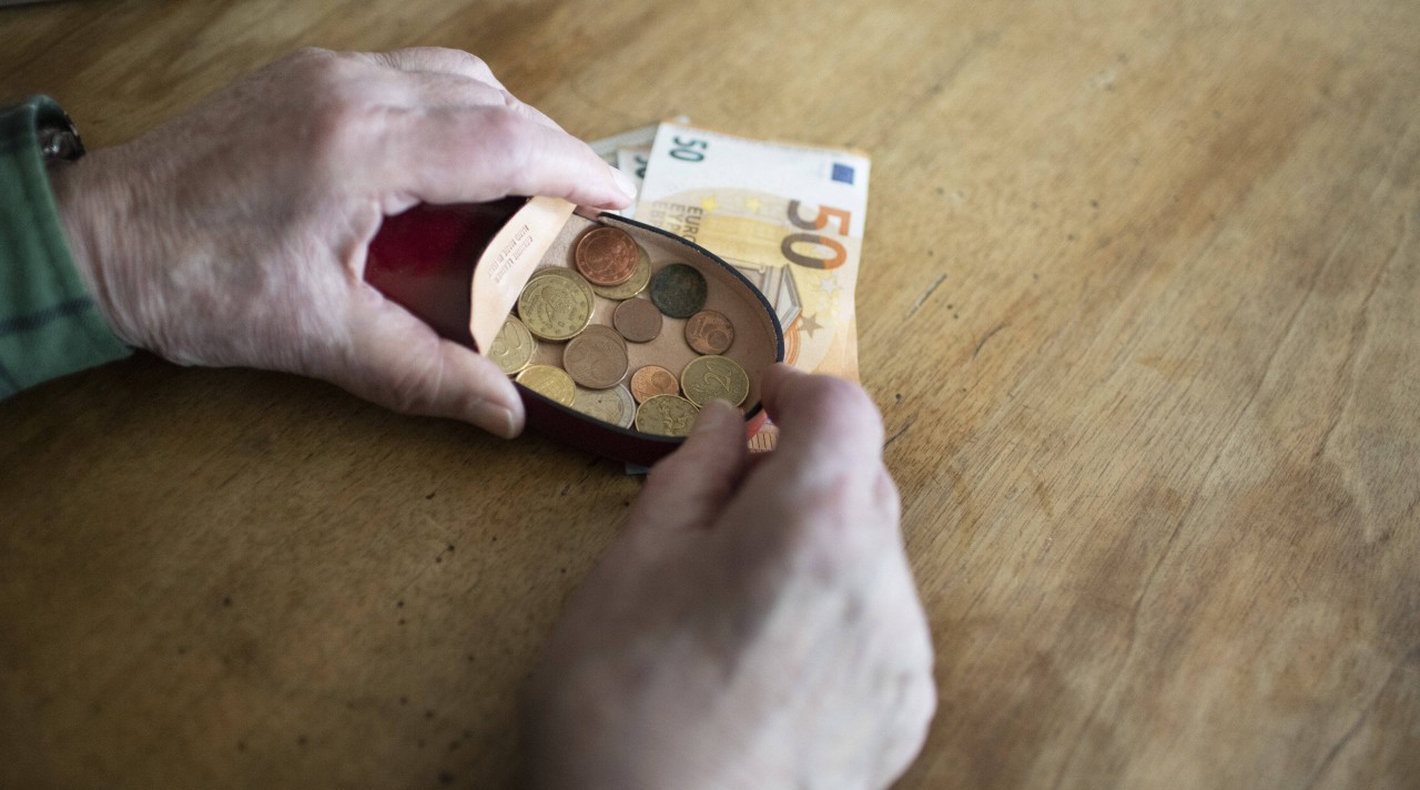 Rente in Thüringen: Bekommen die Menschen im Osten viel weniger aus der gesetzlichen Rentenversicherung als diejenigen aus dem Westen? (Symbolbild) 