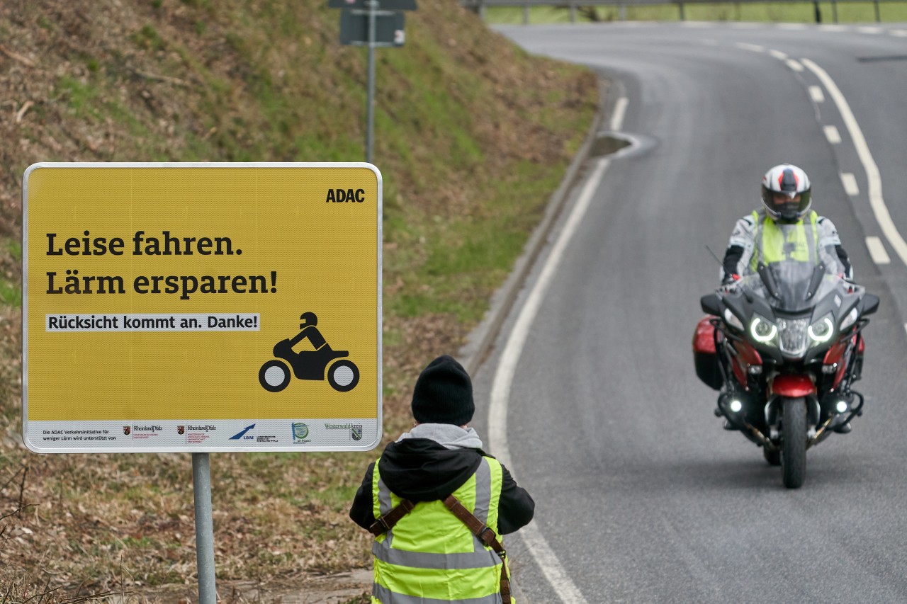 Der ADAC Hessen-Thüringen zeigt sich bereit, im Freistaat eigene Schilder zum Lärmschutz aufstellen. (Archivbild)