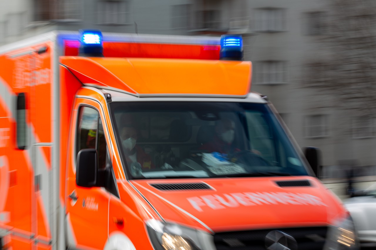 Nach dem schlimmen Unfall in Nägelstedt (Thüringen) wurde die Frau in ein Krankenhaus gebracht. (Symbolbild)