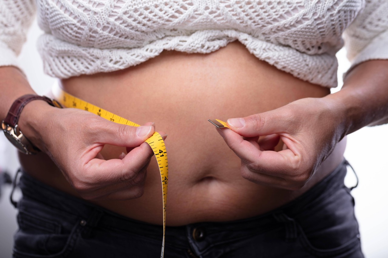 Thüringen: Ab einem BMI von 25 gelten Menschen als übergewichtig, ab einem Wert von 30 als adipös. (Symbolbild)