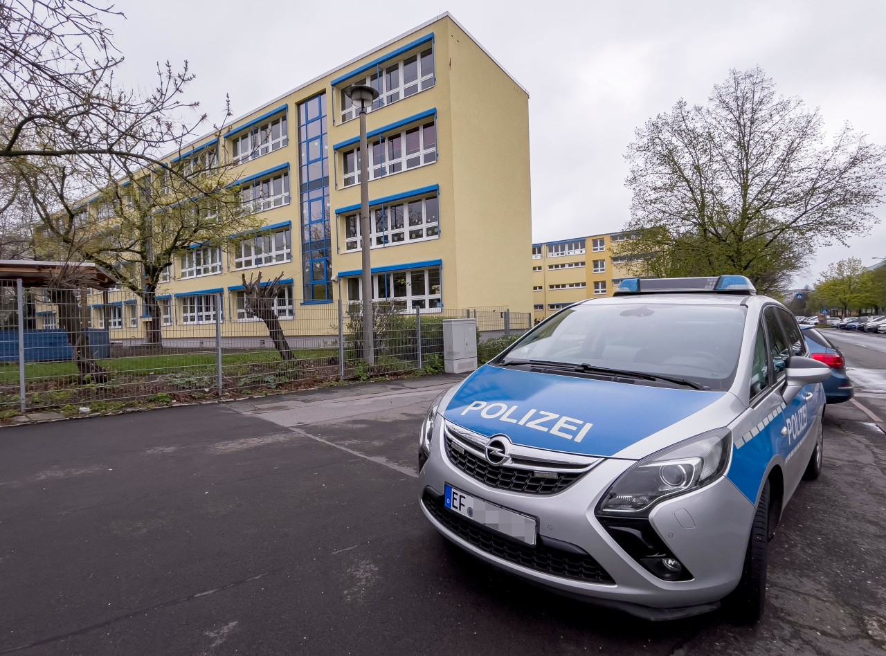 Die Polizei in Erfurt war bereits am frühen Montagmorgen vor Ort.