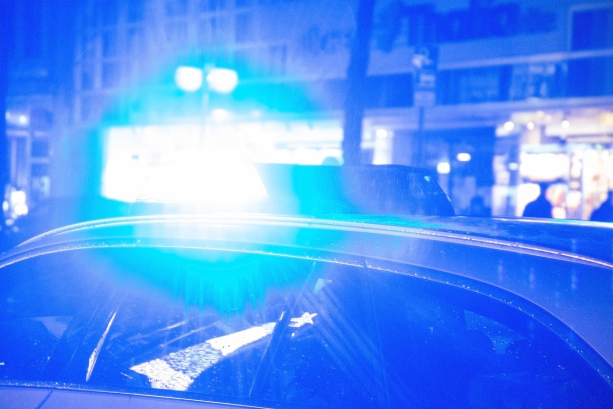 In Erfurt wurde ein Mann Opfer eines hinterhältigen Raubüberfalls. Nun fandet die Polizei mit Überwachungskamerabildern nach den Tätern. (Symbolbild)