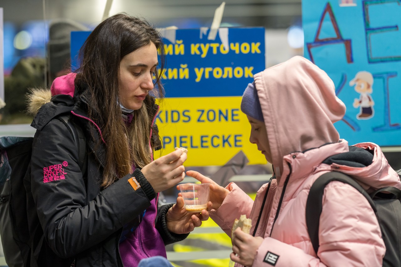 Immer mehr Ukraine fliehen aus ihrer Heimat nach Deutschland. Jetzt wird in Thüringen nach einer Lösung gesucht. (Symbolbild)