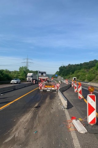 SO sah es nach dem Lkw-Unfall an der A4-Baustelle bei Eisenach aus.