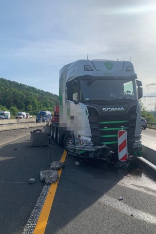 Dieser Lkw sorgte am Donnerstag auf der A4 bei Eisenach für Chaos. 