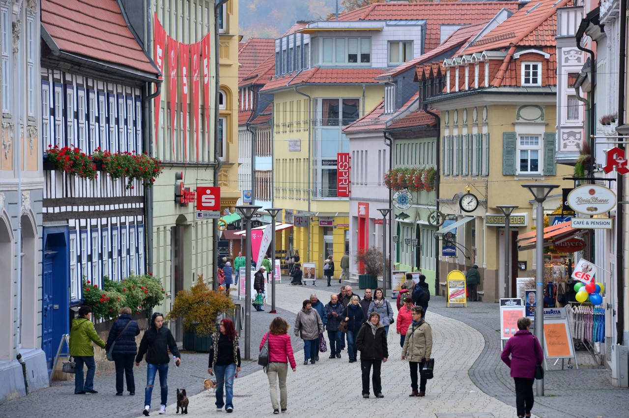 In der Innenstadt in Suhl wird bald der längste rote Teppich in Deutschland ausgelegt. (Archivbild)