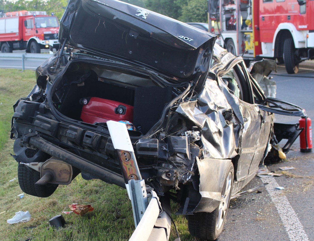 Bei einem schweren Crash auf der A4 in Thüringen wurden vier Menschen schwer verletzt – darunter auch ein Baby.