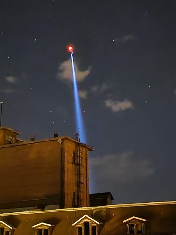 Erfurt: Mysteriöse Lichter am Nachthimmel lassen die Anwohner rätseln. 
