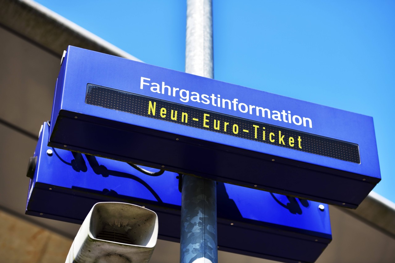 Das 9-Euro-Ticket soll bleiben, findet ein Mann in Thüringen. Deswegen hat er eine Petition gestartet. (Symbolbild)