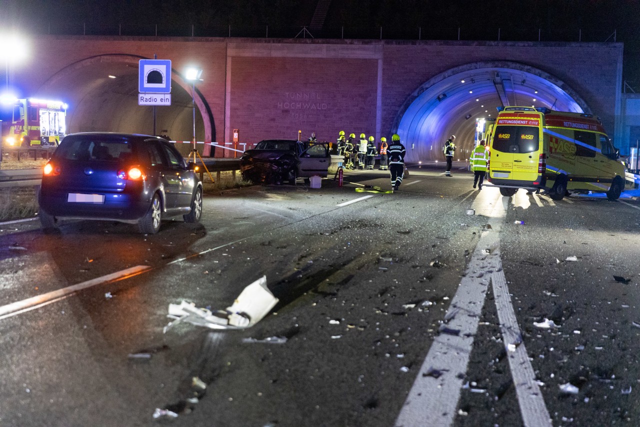 Der Crash hinterließ ein Trümmerfeld auf der A71 bei Oberhof.